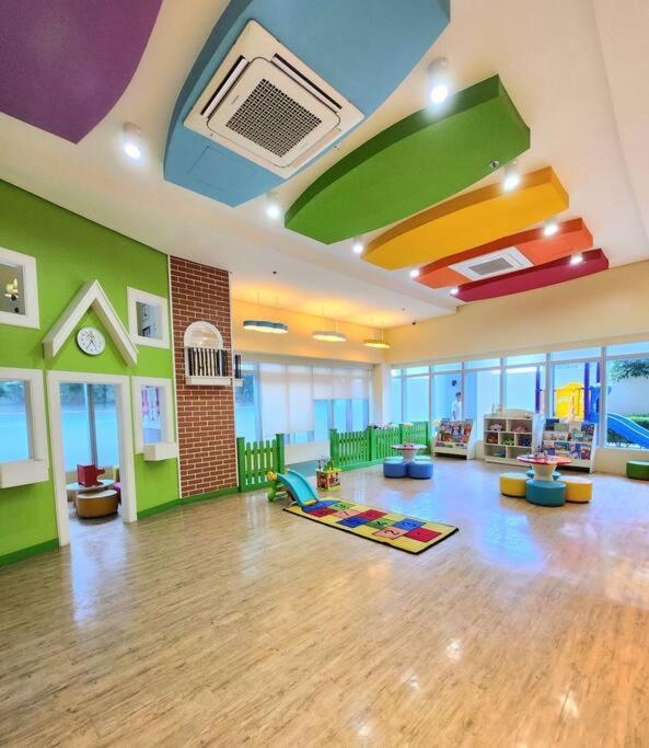 Cosy Executive 1 Bedroom Uptown Parksuites Ultra Fast Internet Manila Exterior foto