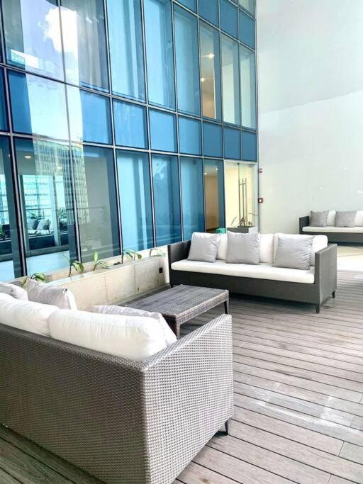Cosy Executive 1 Bedroom Uptown Parksuites Ultra Fast Internet Manila Exterior foto