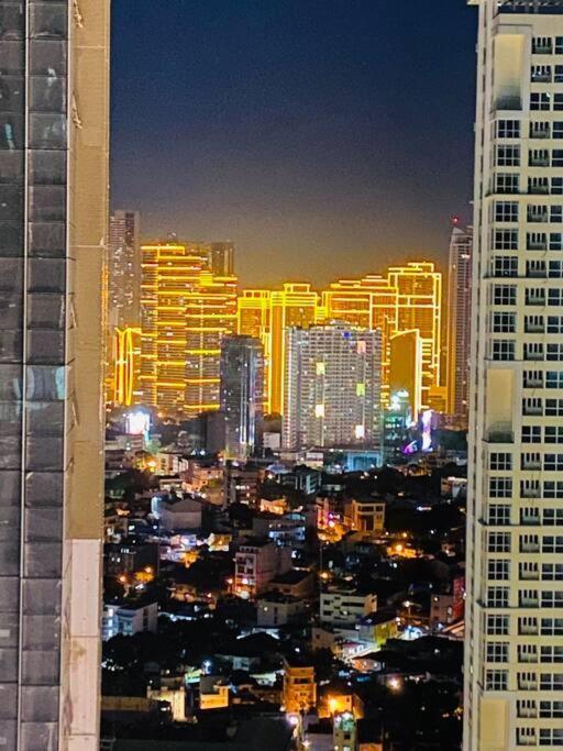 Cosy Executive 1 Bedroom Uptown Parksuites Ultra Fast Internet Manila Exterior foto